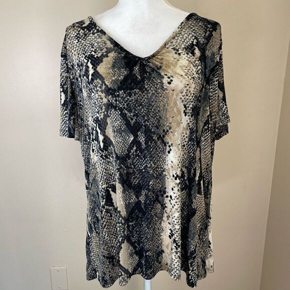 Jaclyn Smith| XLarge | snake print| stretch| Lightweight - Picture 1 of 10